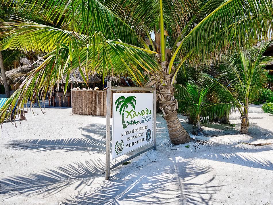Entrance sign at Xanadu Island Resort