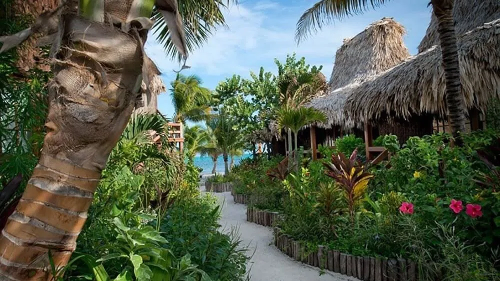 Deluxe Garden View cabanas