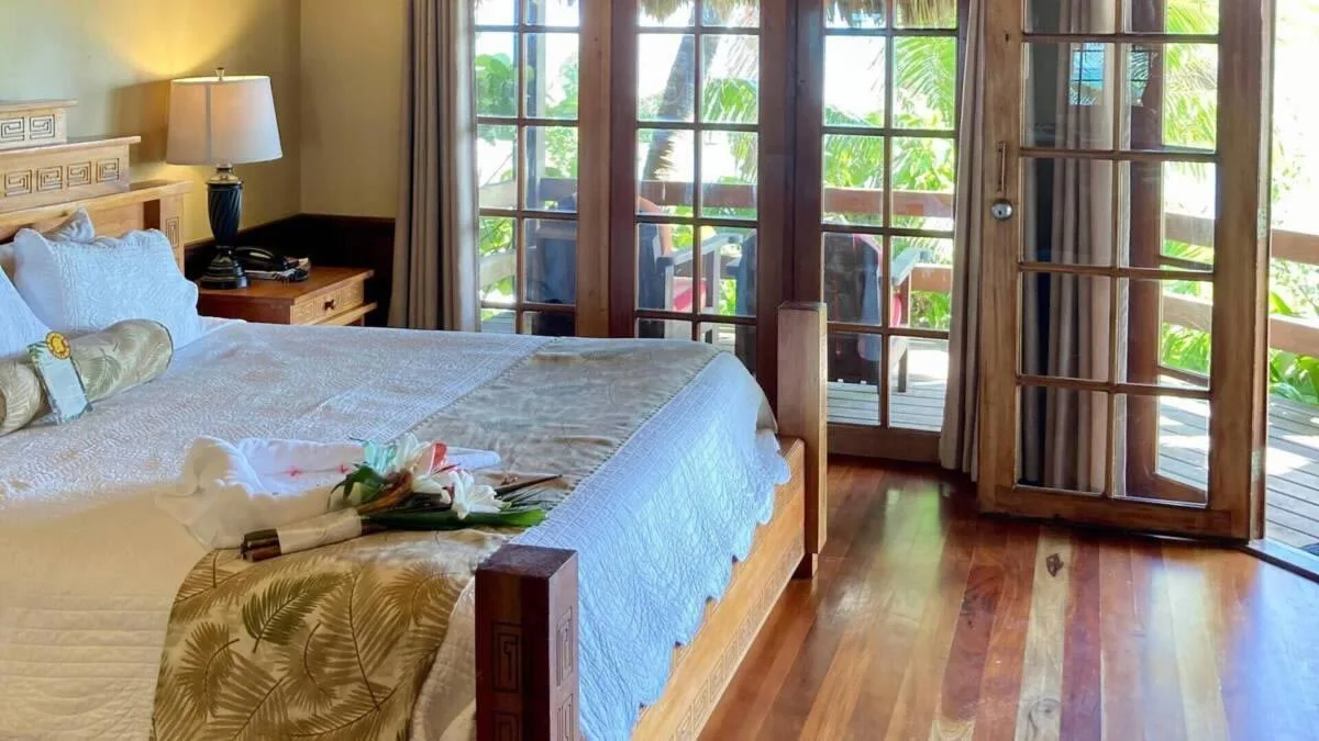 Honeymoon Cabana Interior