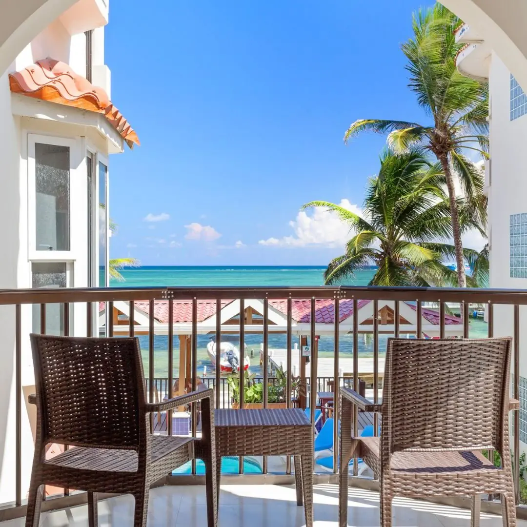 Clerk behind the front desk at Sunbreeze Suites