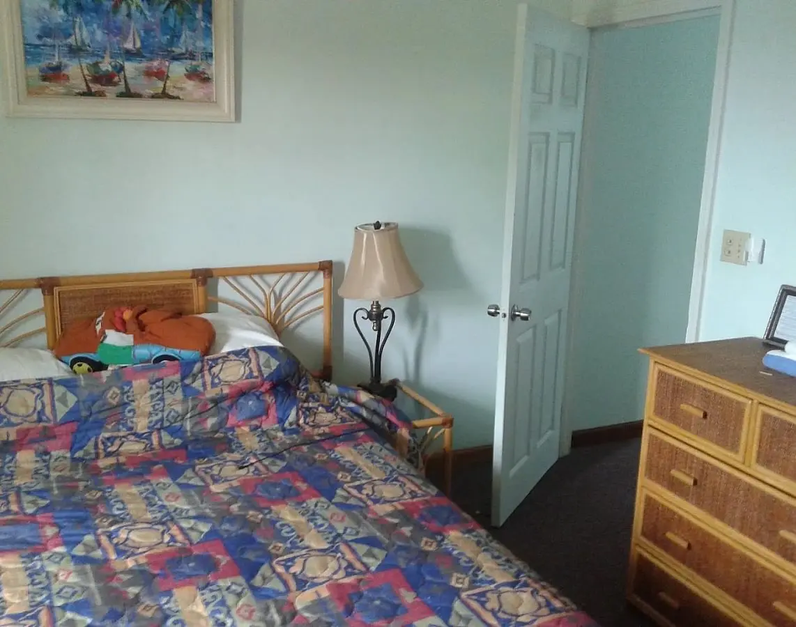 Bedroom with queen bed