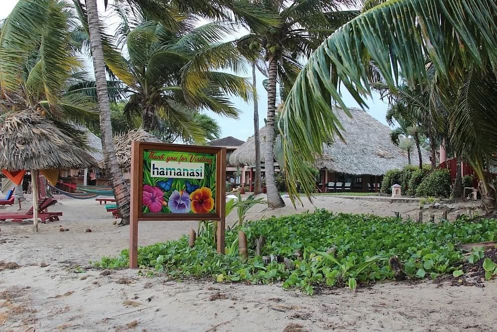 Hamanasi beach entrance
