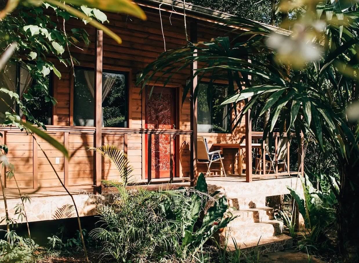 Deluxe executive cabin at Mariposa Jungle Lodge