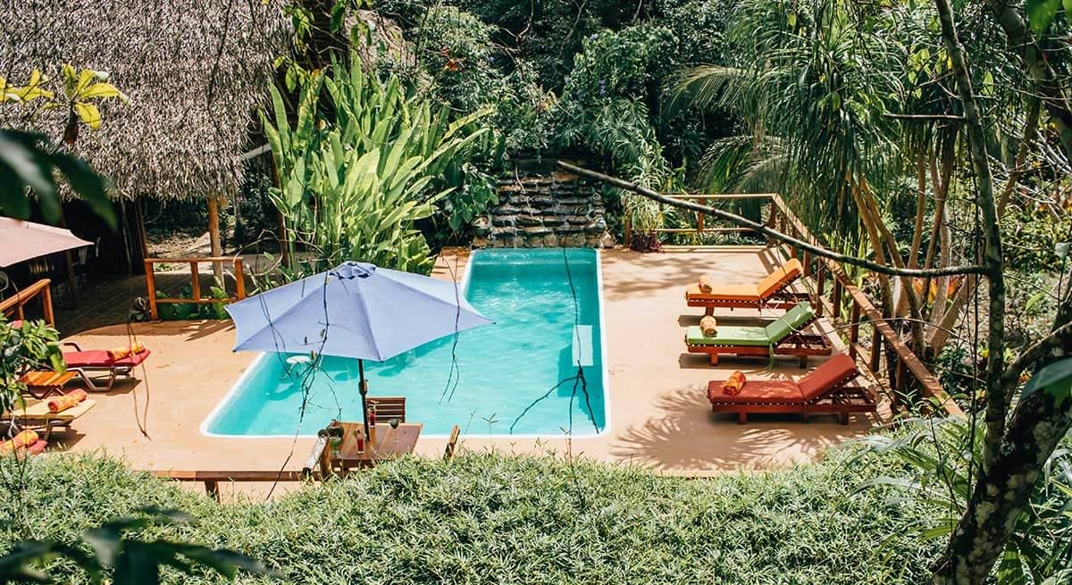 Swimming pool at Mariposa Jungle Lodge