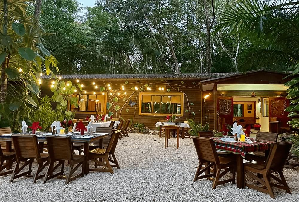 Restaurant at Mariposa Jungle Lodge