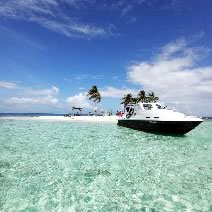 Boat anchored at South Silk Caye